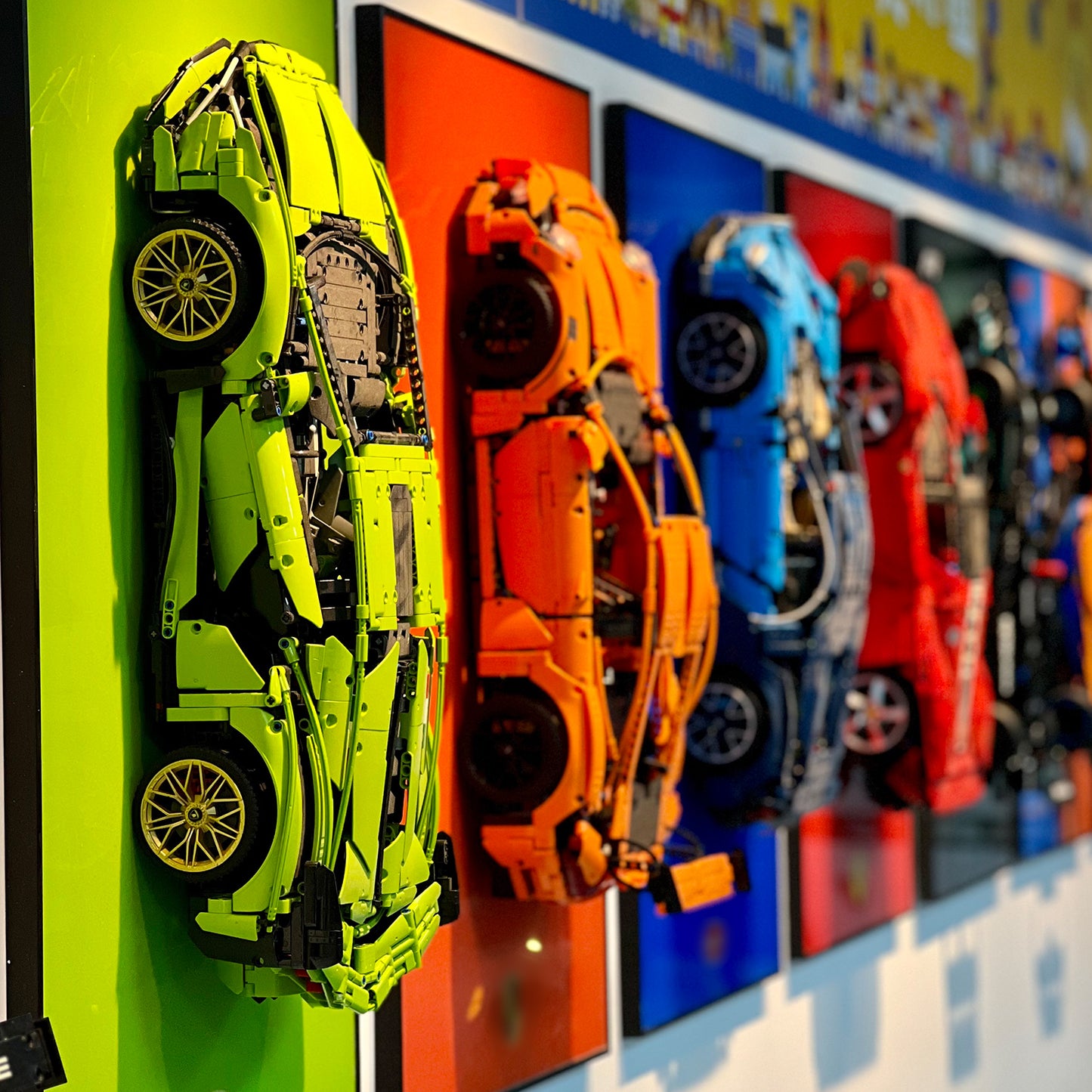 iLuane Display Wallboard for Lego Technic Bugatti Chiron 42083 Race Car (Only Display Wallboard)